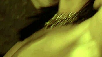 Asian Beauty Unveils Her Stunning Body