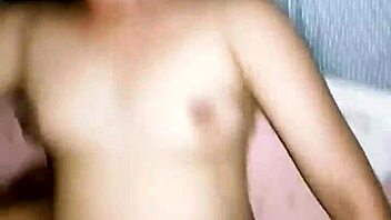 Menikmati Pepek Bini Tetangga Sampai Crot Didalam