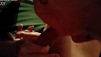 JOANNA IMEE MUT MILF-MUMMOMMERKUNNISSASTI tässä amatööri suihinotossa