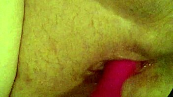 Sharinmailove, the chubby BBW, masturbates with dildo solo