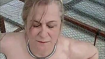 2025 04 22 esclave f a la ferme pipe uro