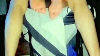 Vecina 18 Le Encanta La Verga Siempre Y Cuando Le Pagues Las Uñas