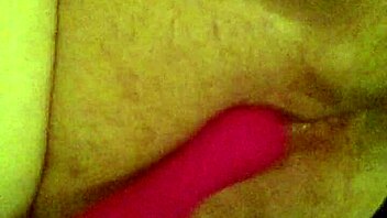 Sharinmailove, the chubby BBW, masturbates with dildo solo