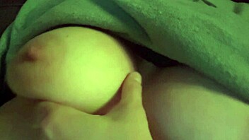 Italian big tits milf artemisia love making her tits bounce for the camera