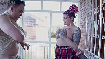 me follo a la estudiante en el porche, big tits bouncing in bent over doggystyle and missionary blowjob.