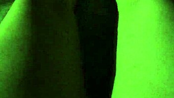 gretala flashes her pregnant wife in the dark