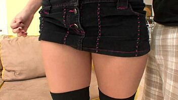 Willst du sehen, wie Tristan Berrimore ältere Kerle in Uniform fickt?