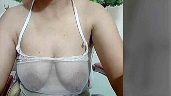 Juliana Japa Peluda Com Mamilos Inchados Se Tocando