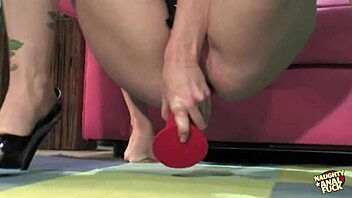 Riding her huge dildo stretches the thick blonde's booty for his big dick 😍