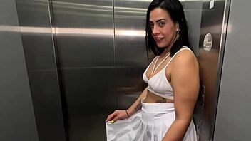 latina milf neighbor fucks young bbc guy in elevator, wants creampie 😏