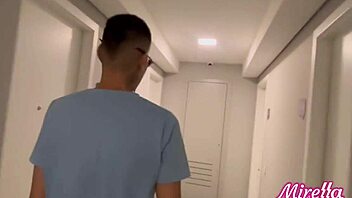 eu e meu cunhado fazemos putarias enquanto minha meia irm� vira as costas 😈