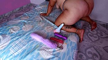 big ass latina woman masturbates richly and squirts in bedroom