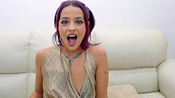 Pedi para meu marido um pau a mais gozar na minha buceta que o dele não me satisfaz 😍