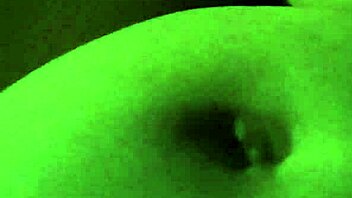 gretala flashes her pregnant wife in the dark