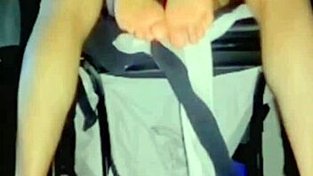 Vecina 18 Le Encanta La Verga Siempre Y Cuando Le Pagues Las Uñas