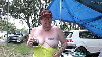 Trashy kiwi milf exposes her pussy in public at holiday park