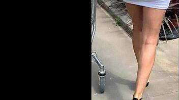 Zia Lilly performs outdoors in heels!