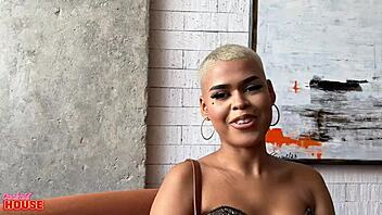 Essa Gata De 20 Aninhos Gosta De Sexo E O Namorado Corno Gosta De Ver Vídeos Dela Trepando