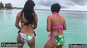 i met her on the beach and licked her wet pussy till she orgasmed