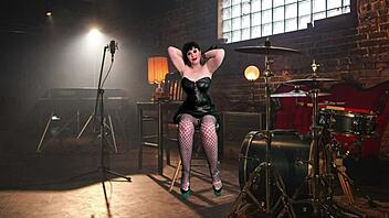 Man, I ain’t even sure how granny Carmen sucks cock this good, rockin’ it hard!