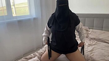 Arab Zalifah Excited While Cleaning, Shows Shaved Pussy Without Panties