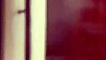 Manu Fox Bareback Sacanagem With Two Pirocudos