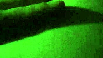 gretala flashes her pregnant wife in the dark