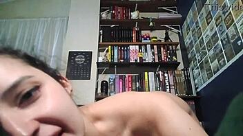 striptease to see the dick get hard with toys and milf