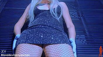 Mature hot blonde with hairy pussy natural tits big ass enjoys close-up homemade session.