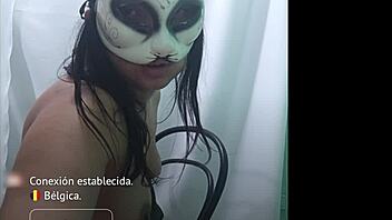 curvy girl shows fucking on video call