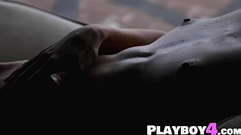 i'm posing in lingerie as a sexy asian milf