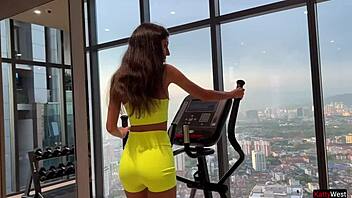 Watch this fit girl have sex after training and beg for cum on her face