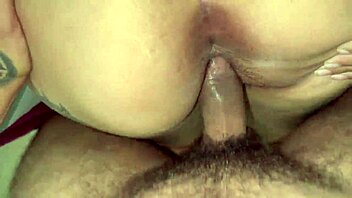 vagina peluda bajo la falda asmr