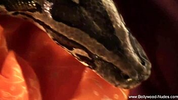 A seductive body to make different man seduce with brunette mature milf solo amateurs