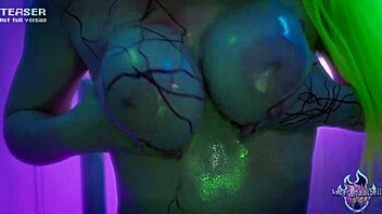 Rave Girl Takes Cyber Shower in Detailed Scene