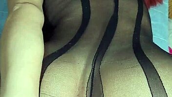 i watch hermosa pelirroja tetona fuck her big ass with dildo for squirt