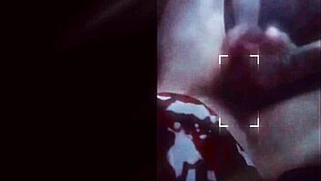 i'm givin a footjob to this old man cheatin 😍