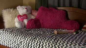 i worship amber hahn's dildo while masturbating with my shaved pussy