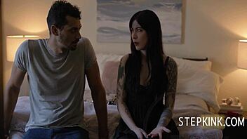 Stepsis Laments Boyfriend's Lack Of Skills In Bed With Goth Charlottee!