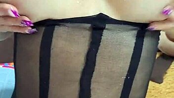 i watch hermosa pelirroja tetona fuck her big ass with dildo for squirt