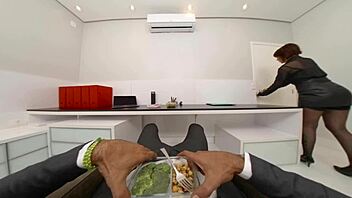 Ariane Kimiko Gets Anal Sex And Creampie!