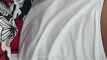 I Masturbate While Wife Gets Nails Done
