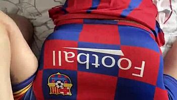 Hot cheerleader assfucks two cocks