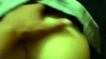 Henter min halvsøster ved hendes skole og når vi kommer hjem knepper jeg hende i hundestilling og med åbne ben, hjemmelavet video