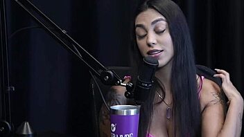 Os Cuckold Sao Bissexuais Pegou Padroes Por Trabalhar Com Tantra E As Chupadas Na Mulher Didy Reis Watch On Sheer Red