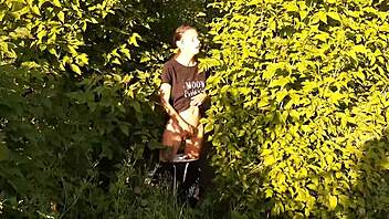 Risky public female masturbation in nature - girls fly orgasm