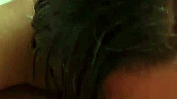 mi madrastra acepta ir al jaccuzi para follar con natural tits