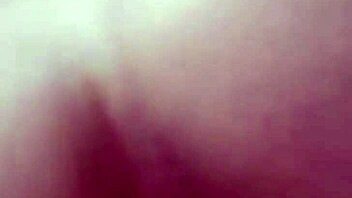 não aguentei o tesão e gozei dentro da namorada do meu amigo gostosa com piercing na buceta creampie