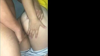 Follando a mi hermanastra y acabando en su boca