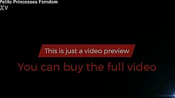 i can't breathe under petite mistress kira's tight yoga pants